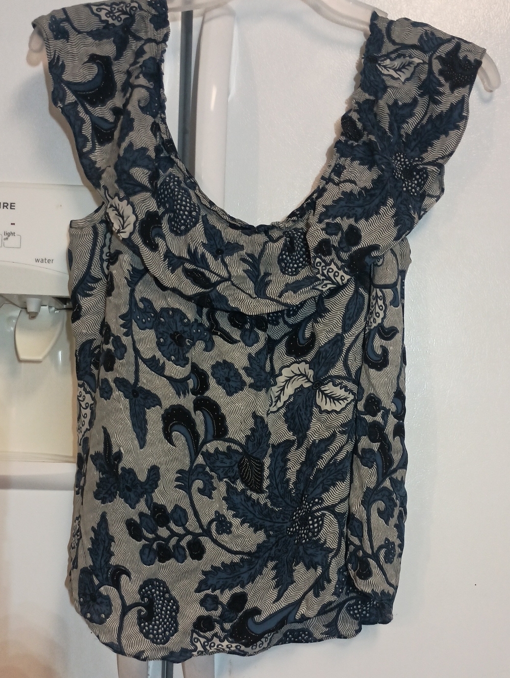 MICHAEL Michael Kors Navy and Cream Floral Ruffle Sleeve Blouse. Women's Size XL